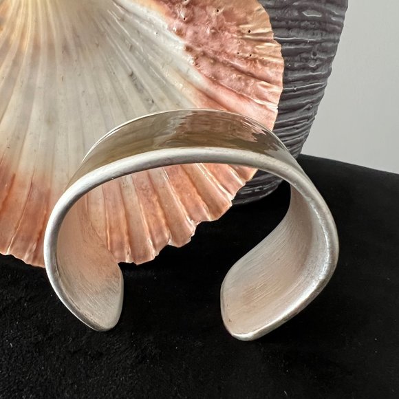 Lia Sophia Cuff Bracelet - Picture 4 of 4